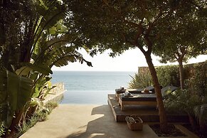 F ZEEN KEFALONIA - Adults Only