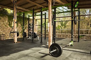 F ZEEN KEFALONIA - Adults Only