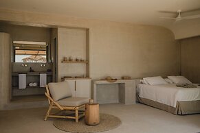 F ZEEN KEFALONIA - Adults Only