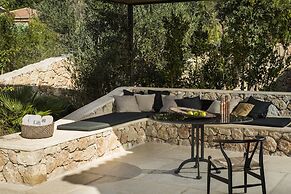 F ZEEN KEFALONIA - Adults Only