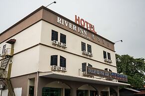 OYO 301 River Inn Hotel