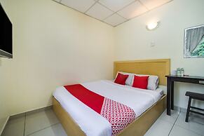 OYO 301 River Inn Hotel