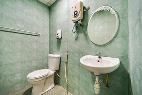 OYO 301 River Inn Hotel