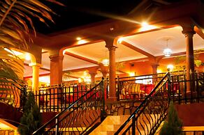 Cari Hotel