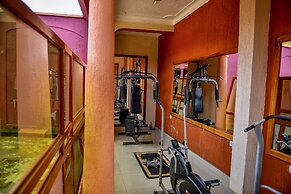 Cari Hotel