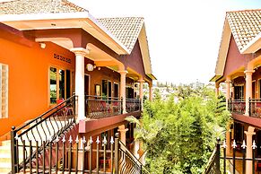 Cari Hotel