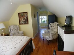 The Colonel's In B&B