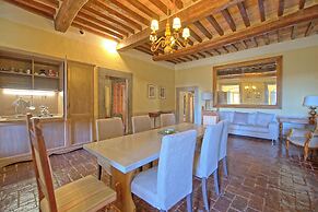 Castello di Montegufoni