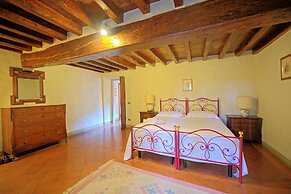 Castello di Montegufoni
