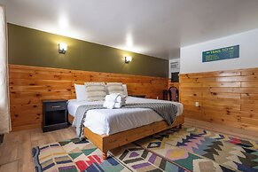 Wolfjaw Lodge