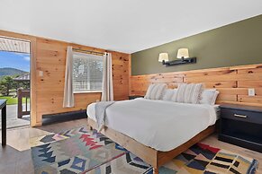 Wolfjaw Lodge