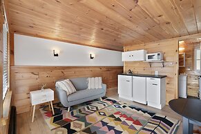 Wolfjaw Lodge