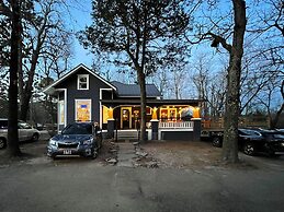 Wanderoo Lodge