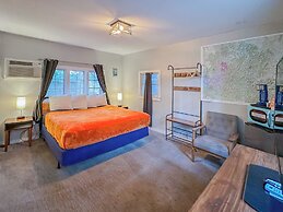 Wanderoo Lodge