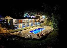 Wanderoo Lodge