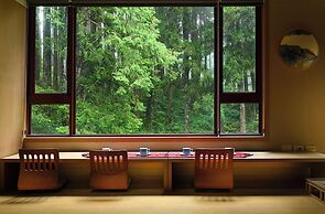 Alishan Hotel