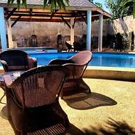 Lapu Lapu Cottages and Restaurant