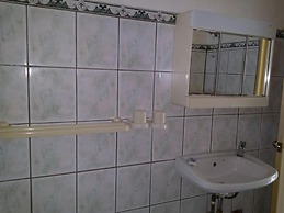 Lapu Lapu Cottages and Restaurant