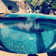 Lapu Lapu Cottages and Restaurant