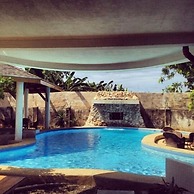 Lapu Lapu Cottages and Restaurant