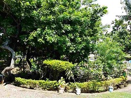 Lapu Lapu Cottages and Restaurant