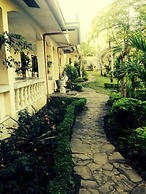 Lapu Lapu Cottages and Restaurant