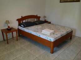 Lapu Lapu Cottages and Restaurant