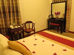 Sunflowers Hotel