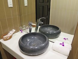 Sunflowers Hotel