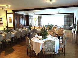 Hôtel Restaurant Aux Trois Roses