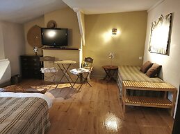 Logis Auberge La Barguillère