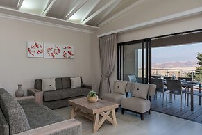 Cayley Mountain Resort