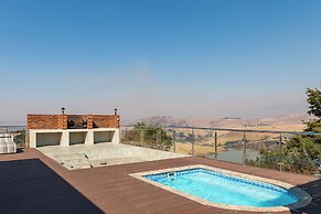 Cayley Mountain Resort