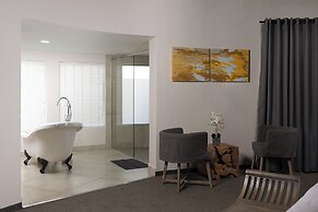 Cayley Mountain Resort