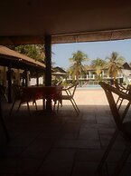 Bungalow Beach Hotel