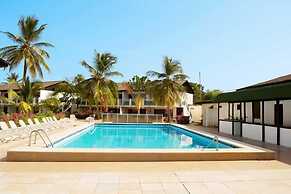 Bungalow Beach Hotel