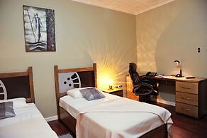 Culture Crossroads Inn