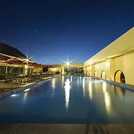 MerPerle Crystal Palace Hotel