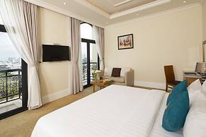 MerPerle Crystal Palace Hotel