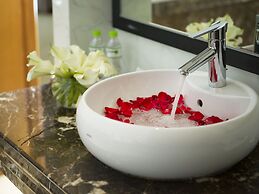 MerPerle Crystal Palace Hotel