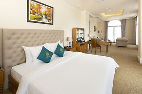 MerPerle Crystal Palace Hotel