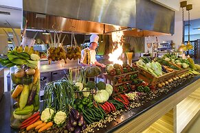 Grand Artos Hotel & Convention