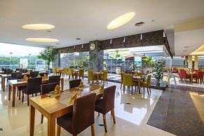 Grand Artos Hotel & Convention