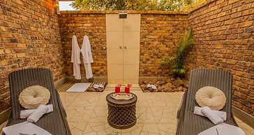 Elandela Private Game Reserve & Luxury Lodge