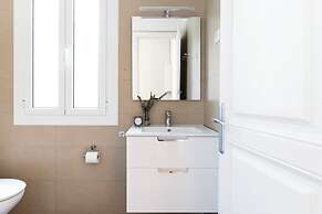 Aspasios Urquinaona Apartments