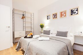 Aspasios Urquinaona Apartments