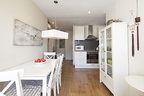 Aspasios Urquinaona Apartments