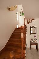 Ericeira Chill Hill Hostel & Private Rooms