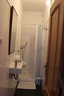 Ericeira Chill Hill Hostel & Private Rooms