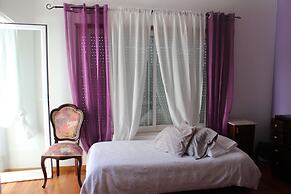 Ericeira Chill Hill Hostel & Private Rooms